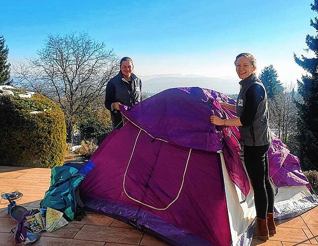 Corinna Steinkopf und Jessica Gäng (von links) von der Tourismusabteilung des Landkreises Waldshut organisieren die Angebotserweiterung. ...