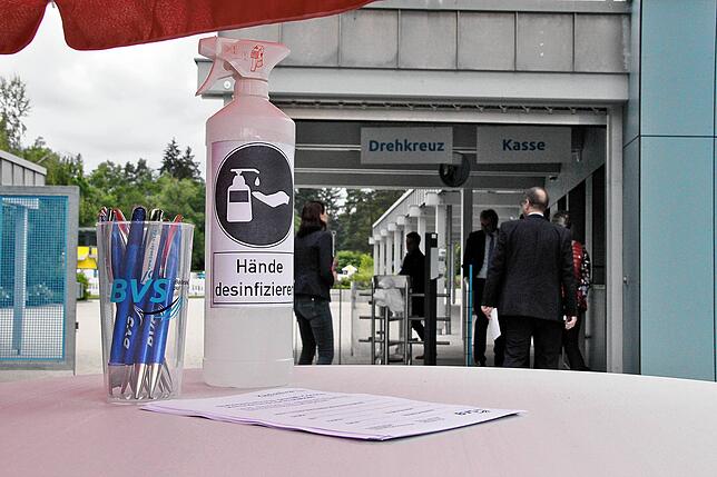 Wer ein Online-Ticket kauft, braucht an der Kasse nicht lange warten und kann gleich passieren.