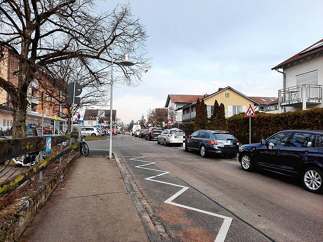 Trotz entsprechender „Anlieger frei“-Schilder nutzen viele Autofahrer Schleichwege durchs Quartier. Dadurch umfahren sie den ...