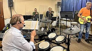 BHB – Level 24 bei der Probe Ende 2024. Die unter dem früheren Namen Bregi-House-Band besser bekannte Band spielt jetzt wieder Konzerte.