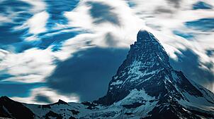 Das Matterhorn trotzt seit Jahrmillionen jedem Sturm: So sehen die Schweizer auch ihr ganzes Land. Doch dessen Neutralität ist ...