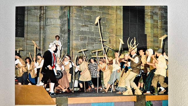 Bei den Domfestspielen 1993 wurde der Angriff auf das Kloster nachgestellt. Archivbild: Thomas Mutter