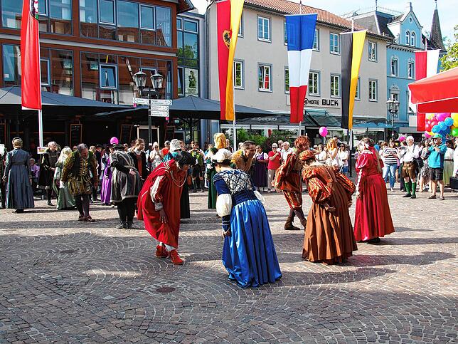 Bilder vom Festumzug beim Bächtle-Fest.