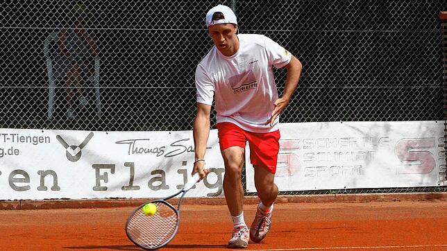 Spitze: Im Einzel ungeschlagen in seiner ersten Saison für den TC RW Tiengen blieb Justin Schlageter in der Partie beim TC ...