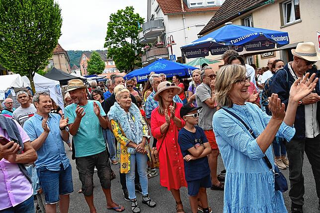 Bild 8: Bilder vom Fassanstich und ein Hafenfest-Rundgang mit dem neuen Bürgermeister Christoph Stolz
