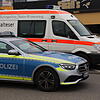 (Symbolbild) Am Freitagmorgen, 5. Juli, kommt es zu einem Unfall auf der Reichenau. Die Bilanz: Zwei zerstörte Autos und eine verletzte ...