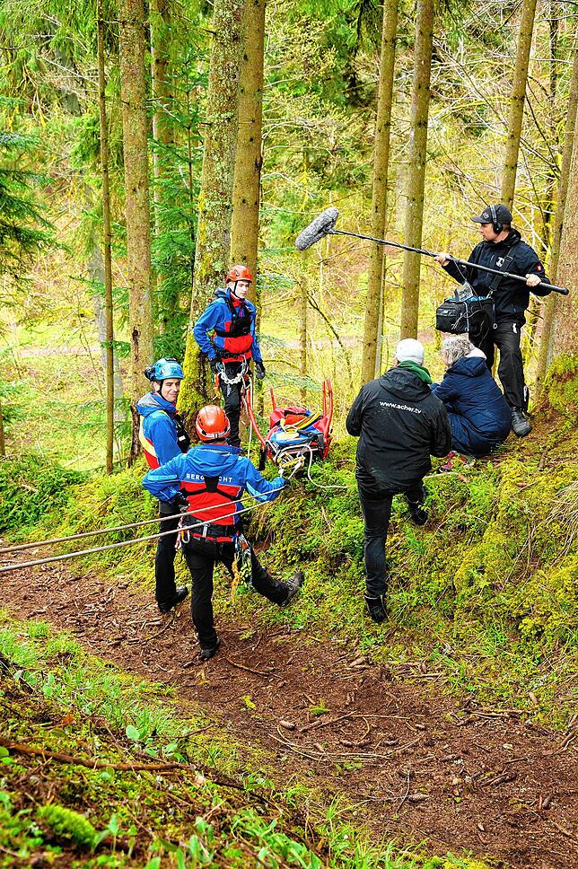 Die Bergwacht wird von einem SWR-Team gefilmt.