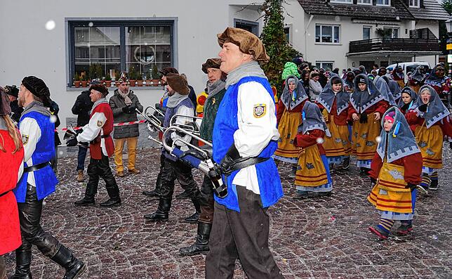 Bild 11: 111 Jahre Narrenzunft Eule in Hagnau (Teil 2)