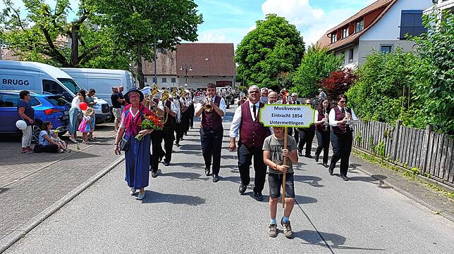 Bild 27: Festumzug am Gmeindshus Oberlauchringen – Höhepunkt des 4-tägigen Bezirksmusikfest