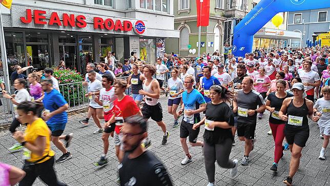 Bild 6: Trompeterlauf 2025 in Bad Säckingen: Diese tolle Atmosphäre lässt Läuferherzen höher schlagen