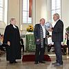 Dank für die Vertretung in der Vakanzzeit (von links):  Gertrud Eckhoff, Prädikantin Karin Fischer, Pfarrer Jan Eckhoff, Ulrich Marx und ...