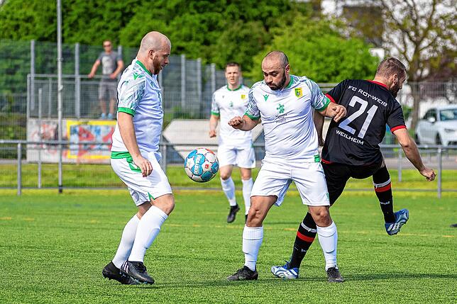 Bild 8: SV Herten setzt sich mit 4:2 gegen den FC Rot-Weiß Weilheim durch &ndash; und wir haben Bilder!