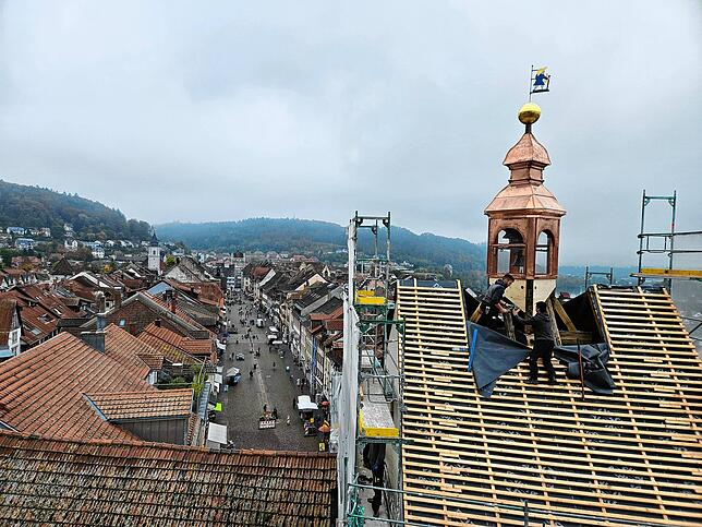 Bild 35: Das untere Tor hat einen neuen Glockenturm! Das sind die spektakulärsten Bilder der Montage