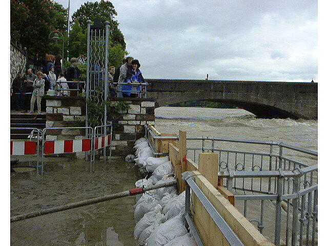 Bild 14: Als vor 20 Jahren der Rhein durch das Hotel Schiff floss: Spektakuläre Fotos vom Hochwasser in Rheinfelden