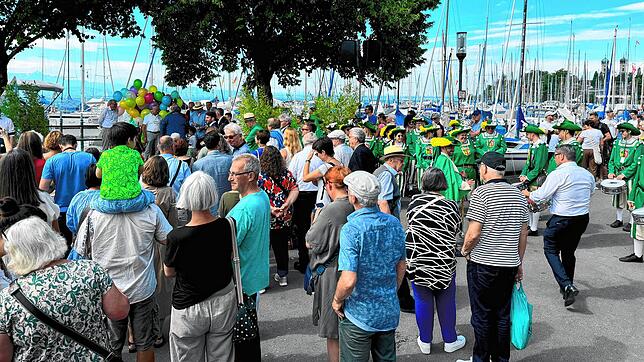 Bild 18: Figurengruppe zum Seehasenjubiläum enthüllt – Die besten Bilder!