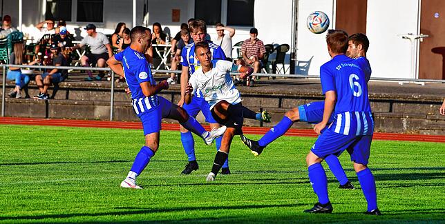 Bild 10: SG FC Wehr-Brennet gewinnt Pokal-Derby gegen SV Schopfheim mit 7:0 &ndash; und wir haben Bilder!