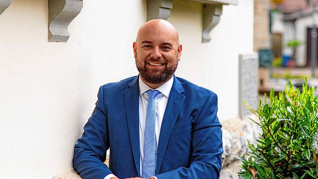 Der 33-jährige Dominik Mattes aus Überlingen kandidierte erfolgreich um das Amt des Bürgermeisters in Sigmaringendorf.