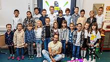 Die Klasse 1a der Hebelschule Gottmadingen mit ihrem Klassenlehrer Björn Schlegel.