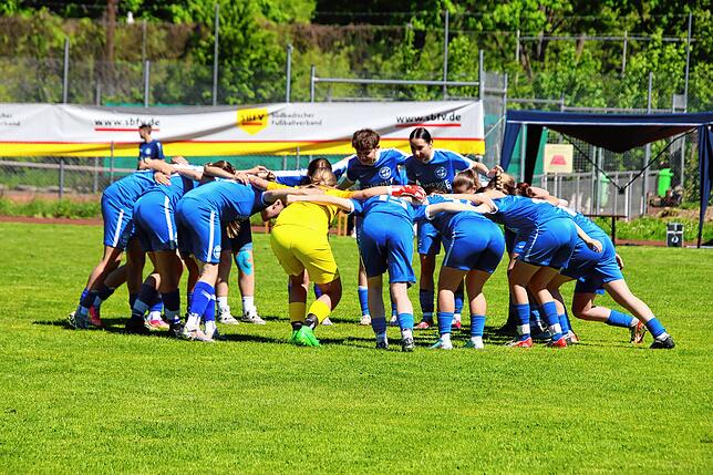 Bild 5: B-Juniorinnen des Hegauer FV unterliegen dem SC Freiburg! Das sind die Bilder des Endspiels