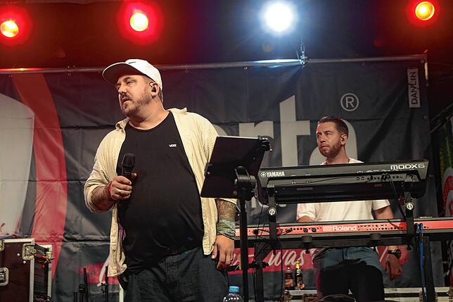 Bild 13: Konstanzer Weinfest 2025: Der Stephansplatz ist voll und die Stimmung prima