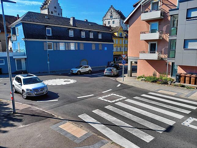 Die Zeiten, in denen Autofahrer nahezu ungebremst die Bussenstraße herab in den Stadtgraben einfahren konnten, sind seit Mai vorbei: Der ...