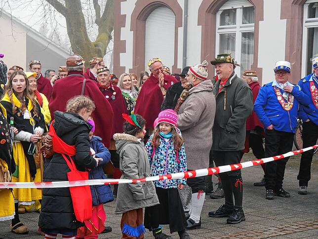 Bild 15: So bunt feiern die Narren in Gottmadingen