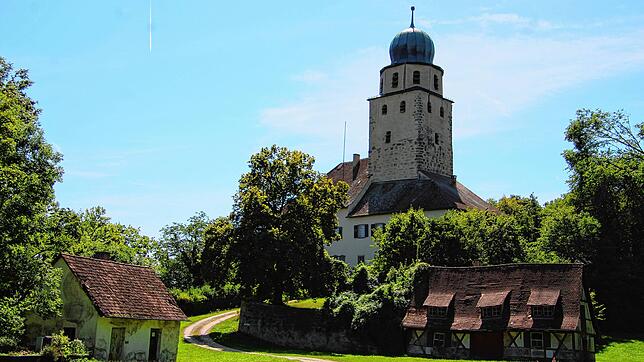 Der Blick auf das Schloss Hohenlupfen und seine Nebengebäude. Wie sieht es im Inneren aus? Wir zeigen es Ihnen.
