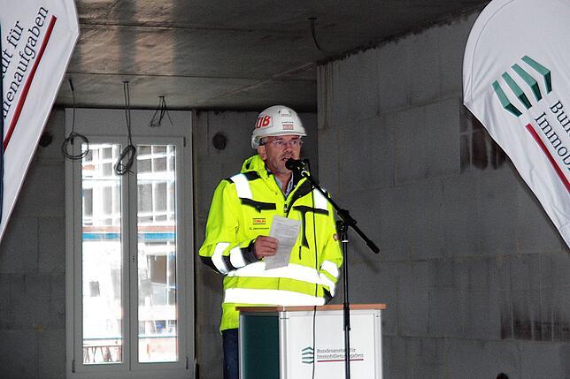 Oberbauleiter Gunnar Jennessen von der Züblin AG kommt aus Donaueschingen und ist hier zur Schule gegangen. Umso mehr freut es ihn, dass ...