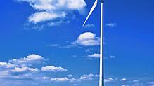 Zu den zwei kleinen Windrädern in Bonndorf, hier das beim krummen Föhrle, könnten sich drei größere Anlagen gesellen. Archivbild: ...