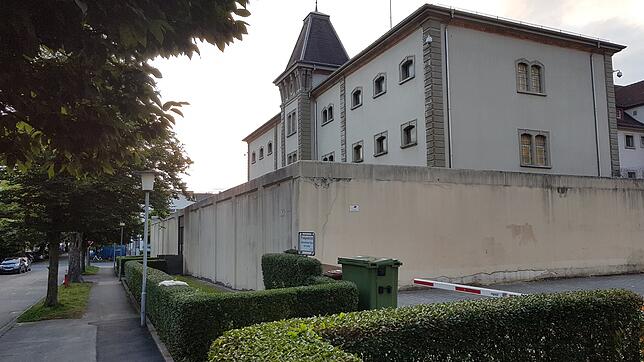 (Archivbild von Oktober 2022) Die Bundespolizisten brachten beide Männer in die Justizvollzugsanstalt Konstanz, wo sie nun eine ...