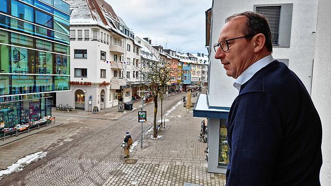 Andreas Nüsch schaut auf die Innenstadt. Viel ist oftmals nicht los.