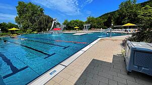 Fast grenzenlose Badefreuden finden die Gottmadinger in den Sommermonaten im Höhenfreibad (Archivbild). Doch die Saisoneröffnung 2025 ...