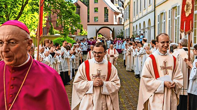 Neupriester Lukas Nagel aus Triberg, hier im Bild mit Simon Gleichauf, freut sich auf seine Heimatprimiz. Foto: Erzdiözese Freiburg