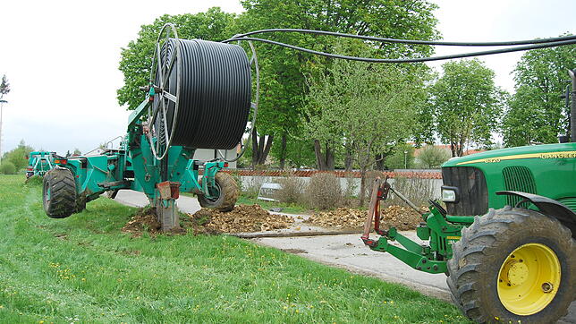 Bereits 2009 haben die Gemeinden Stetten und Schwenningen knapp zwölf Kilometer Leerrohre zum Aufbau einer Breitbandversorgung gelegt. ...