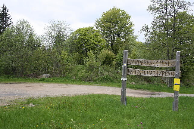 Der Weißenbachparkplatz am Hochkopf bei Todtmoos war Fundort einer Leiche im Jahr 1997. Hinter der Böschung im Hintergrund wurde damals ...