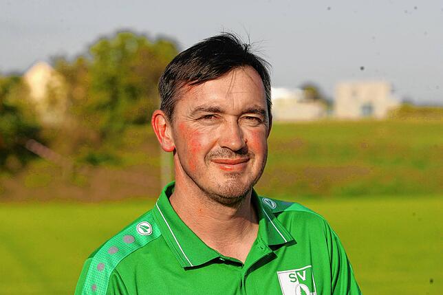 Thomas Schäfer, Trainer SV Waldhaus: „Statt einer Punkteprämie spendiere ich einen Kasten Bier oder ich lade alle zu einer ...