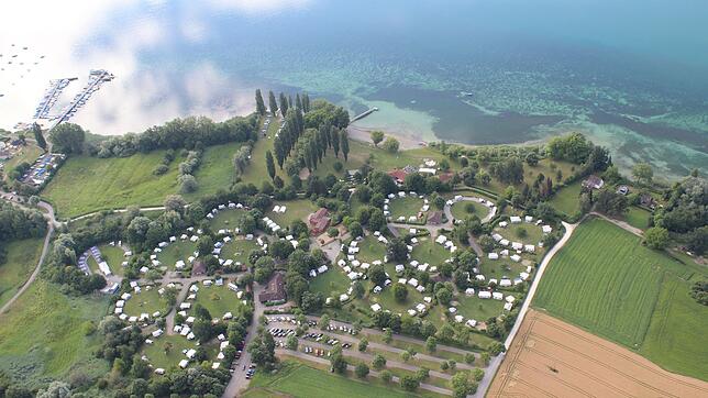 Der Campingplatz von Horn auf der Halbinsel Höri von oben. Im Nachbardorf Gaienhofen-Hemmenhofen verschwand der 51-Jährige spurlos.