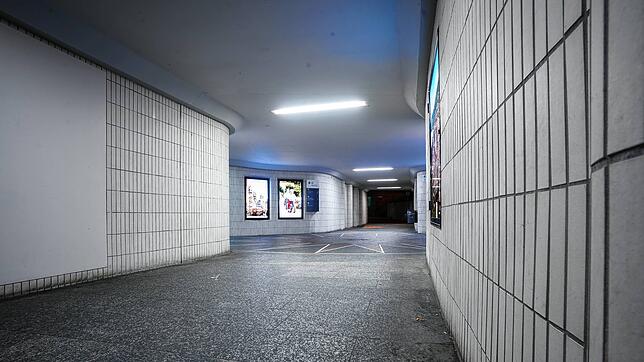 Bild 7: Rundgangbei Nacht: Was ist während der Ausgangssperre für Ungeimpfte los?