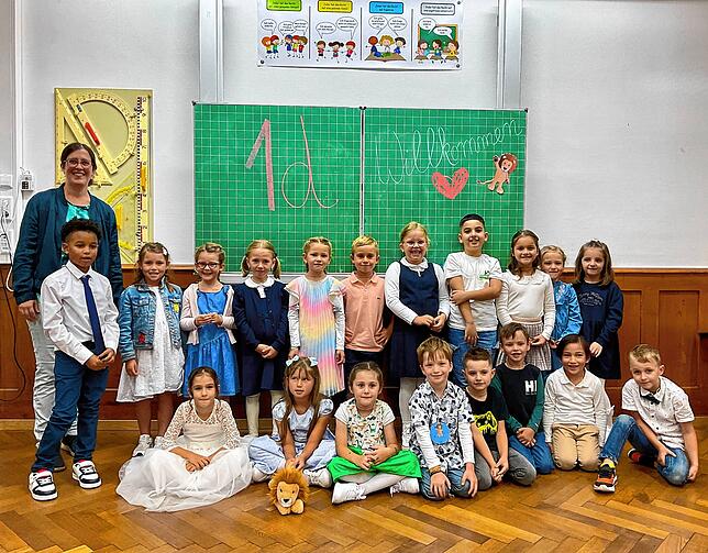 19 Jungen und Mädchen wurden in die Klasse 1d der Heinrich-Hansjakob-Schule Waldshut eingeschult. Klassenlehrerin ist Lena Murschinski.