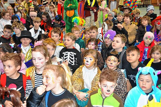 Bild 11: Fasnacht in Leimbach: Grundschüler befreit! Die schönsten Bilder der Narrenaktion im Überblick