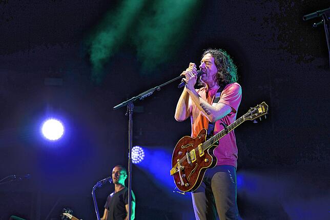 Bild 6: Mit &bdquo;Chasing Cars&ldquo; und weiteren Lieblingsliedern: So war der Auftakt bei Stars in Town