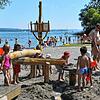 So eng wie auf diesem Archivfoto geht es derzeit noch nicht im Strandbad Moos zu. Auch wenn aktuell kein Eintritt erhoben wird, müssen ...