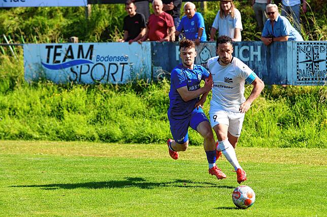 Bild 22: Enttäuschte Radolfzeller, jubelnde Villinger: Die besten Bilder vom Showdown in der Verbandsliga