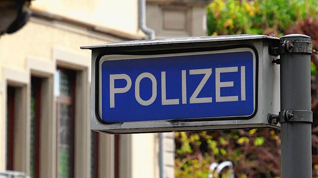 Das Polizeirevier Überlingen sucht Zeugen zu einem Einbruchsversuch in Owingen.