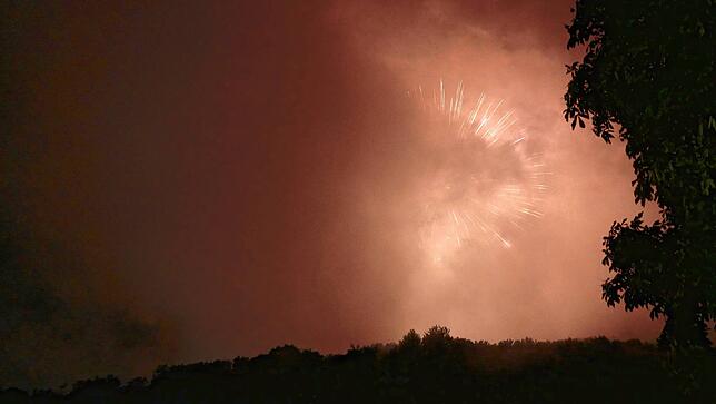 Bild 10: Waldshut: Großes Abschlussfeuerwerk auf der Chilbi 2025