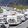 Der Reiseverkehr staut sich vor dem Gotthard Tunnel in Richtung Süden. F