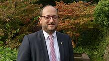 Thomas Herzog bei einem Spaziergang im Park der Zeiten anlässlich des Endes seiner Amtszeit als Oberbürgermeister Schrambergs.