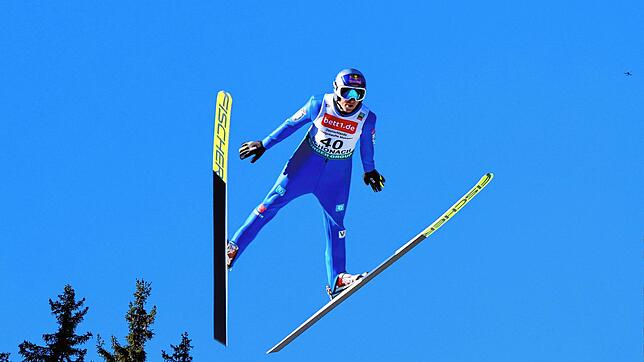 Vinzenz Geiger (SC Oberstdorf) beim FIS Weltcup in Schonach aus dem Jahr 2024.