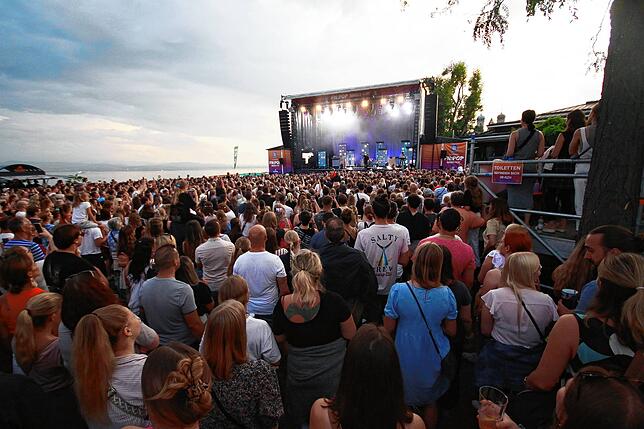 Das Lea-Konzert bot eine beeindruckende Kulisse mit 4000 Zuschauern direkt am Bodenseeufer.