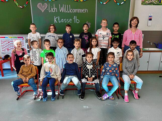 20 Jungen und Mädchen wurden in die Klasse 1b der Auwiesenschule Horheim-Schwerzen eingeschult. Klassenlehrerin ist Claudia ...